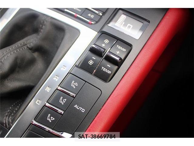 Porsche MACAN 2015-02 8054950-4