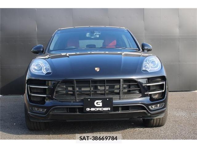 Porsche MACAN 2015-02 8054950-6
