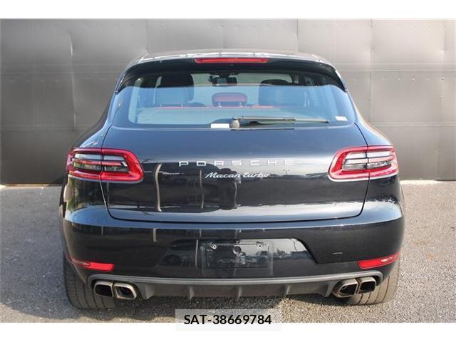 Porsche MACAN 2015-02 8054950-8