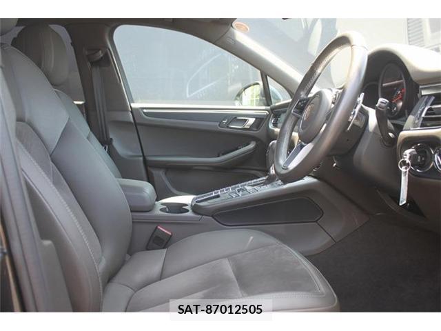 Porsche MACAN 2019-07 8054949-15