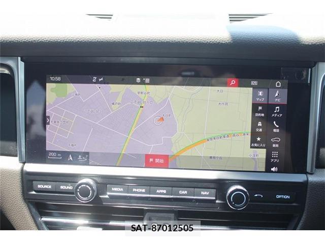 Porsche MACAN 2019-07 8054949-2