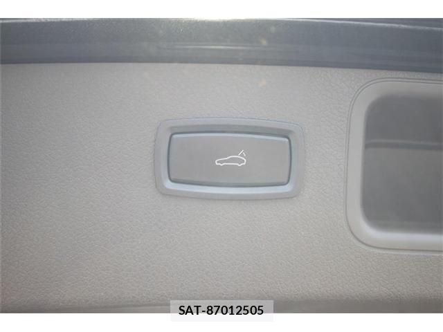 Porsche MACAN 2019-07 8054949-3