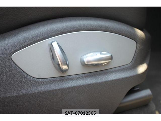 Porsche MACAN 2019-07 8054949-7