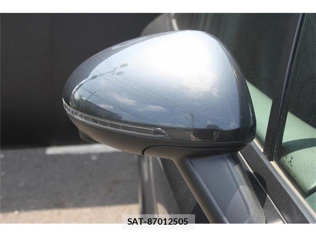 Porsche MACAN 2019-07 8054949-9