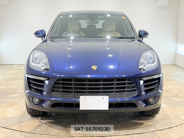 Porsche MACAN 2016-10 8055692-1