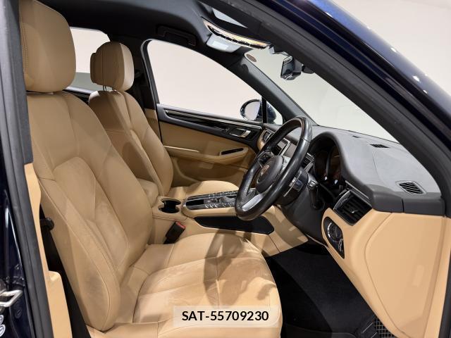 Porsche MACAN 2016-10 8055692-4
