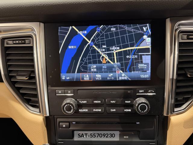 Porsche MACAN 2016-10 8055692-7