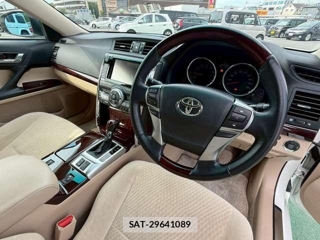 Toyota MARK X 2011-06 8055172-11