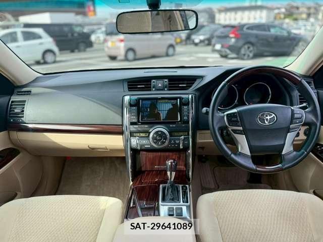 Toyota MARK X 2011-06 8055172-4