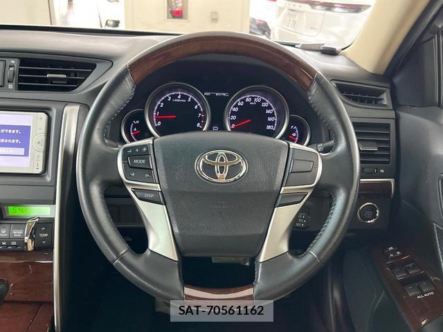 Toyota MARK X 2014-04 8055445-13