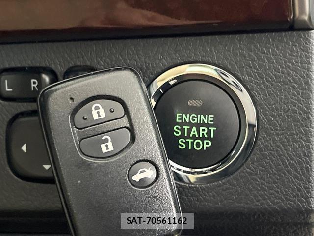 Toyota MARK X 2014-04 8055445-4