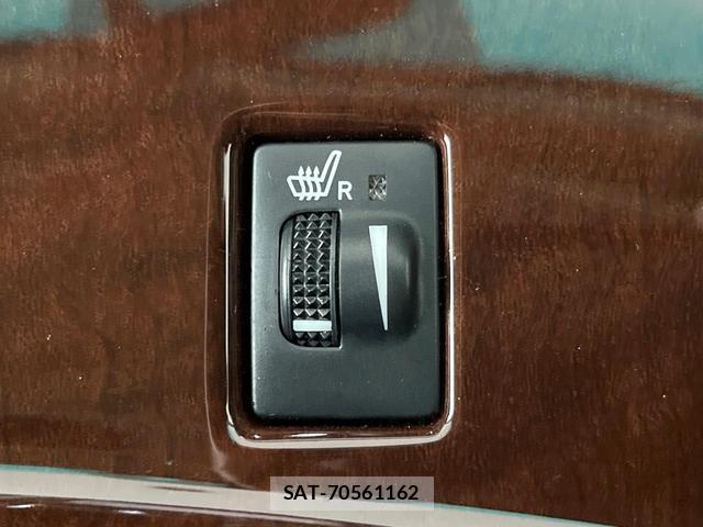 Toyota MARK X 2014-04 8055445-6