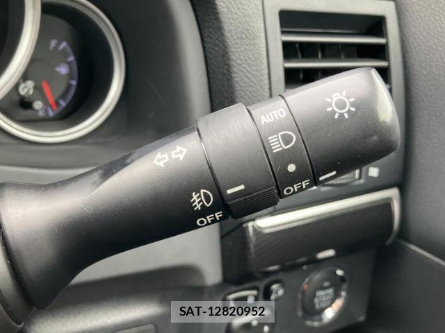 Toyota MARK X 2019-09 8056256-15