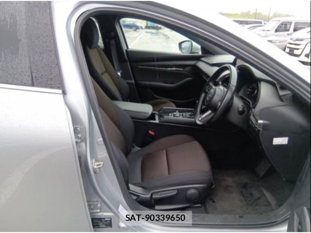 Mazda MAZDA3 2023-06 8053360-8