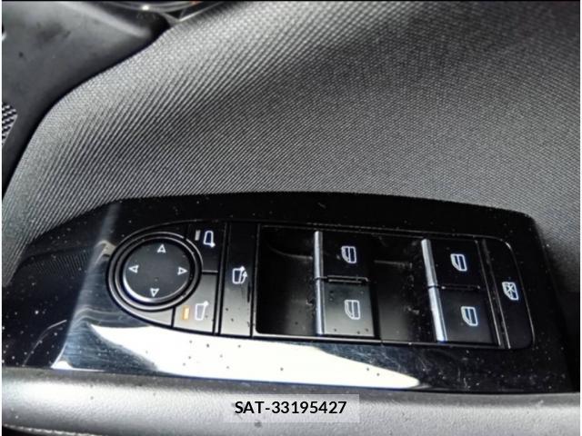 Mazda MAZDA3 2023-06 8053361-9