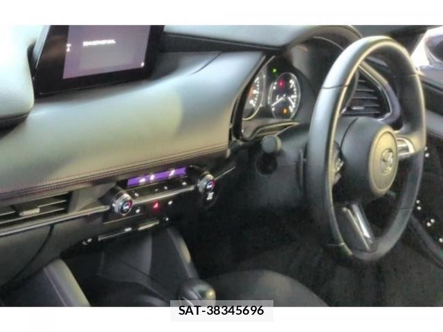 Mazda MAZDA3 2022-02 8054797-2