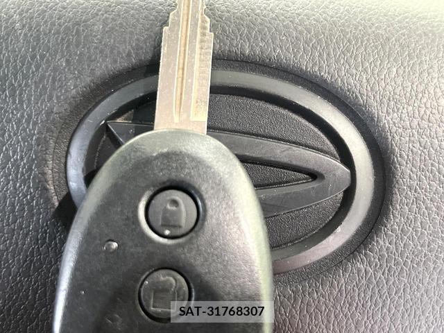 Daihatsu MIRA 2017-06 8054369-6