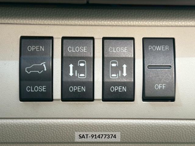 Mazda MPV 2008-03 8053251-8