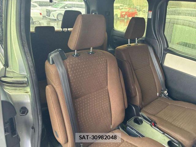 Toyota NOAH 2019-10 8053350-5