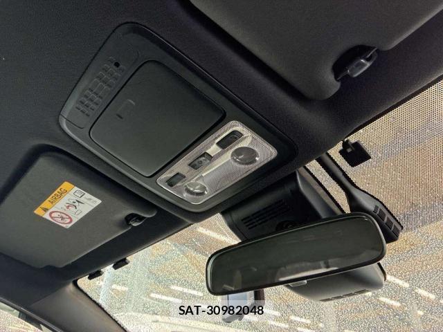 Toyota NOAH 2019-10 8053350-6