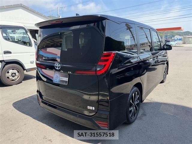 Toyota NOAH 2024-07 8053404-1
