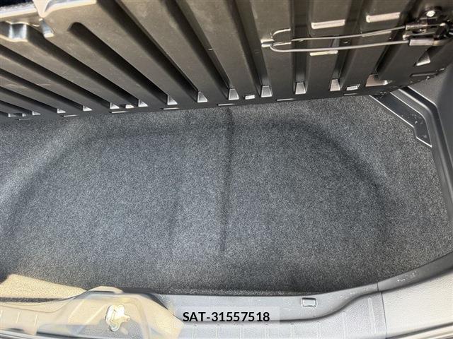 Toyota NOAH 2024-07 8053404-11