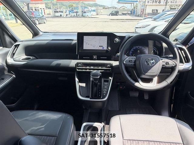 Toyota NOAH 2024-07 8053404-6