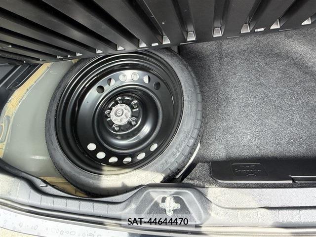 Toyota NOAH 2022-02 8053405-11