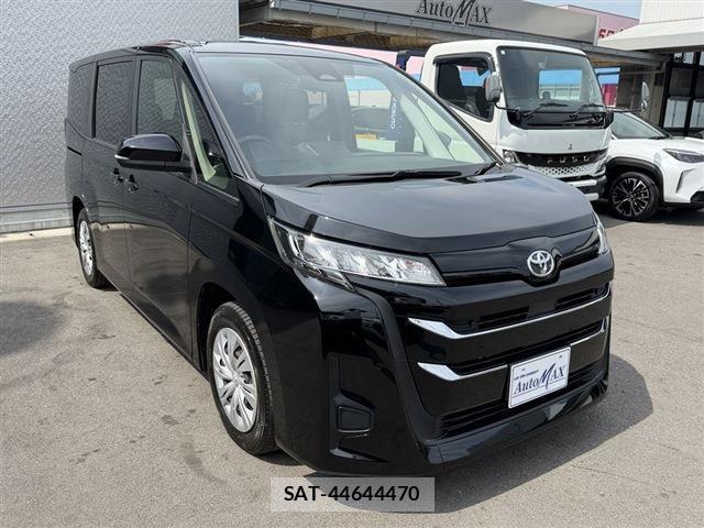 Toyota NOAH 2022-02 8053405-5