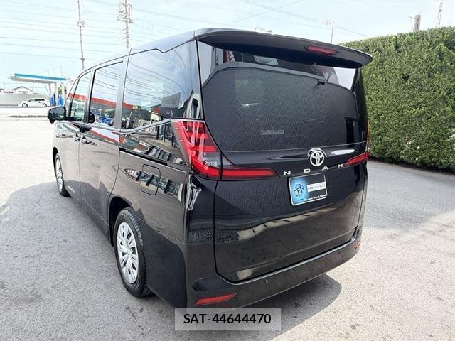Toyota NOAH 2022-02 8053405-9