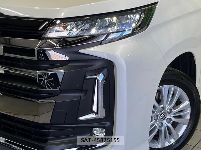 Toyota NOAH 2023-12 8053591-12