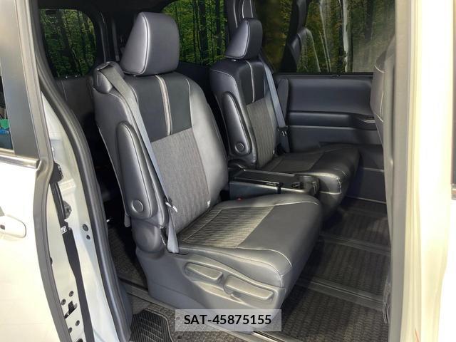 Toyota NOAH 2023-12 8053591-8