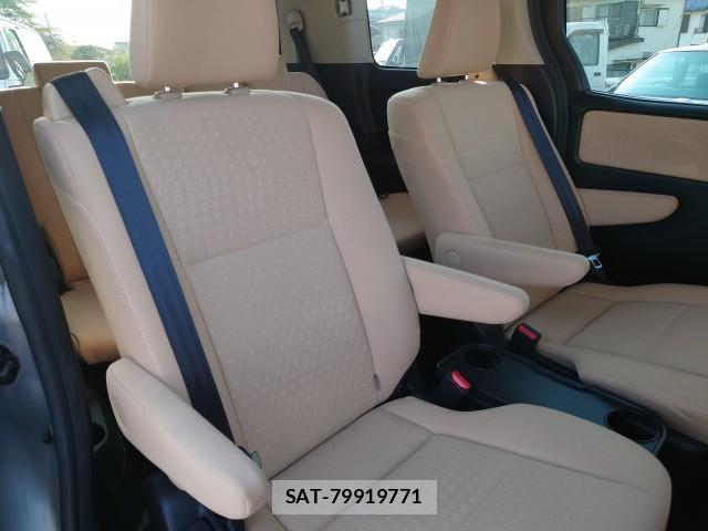 Toyota NOAH 2014-09 8053606-4