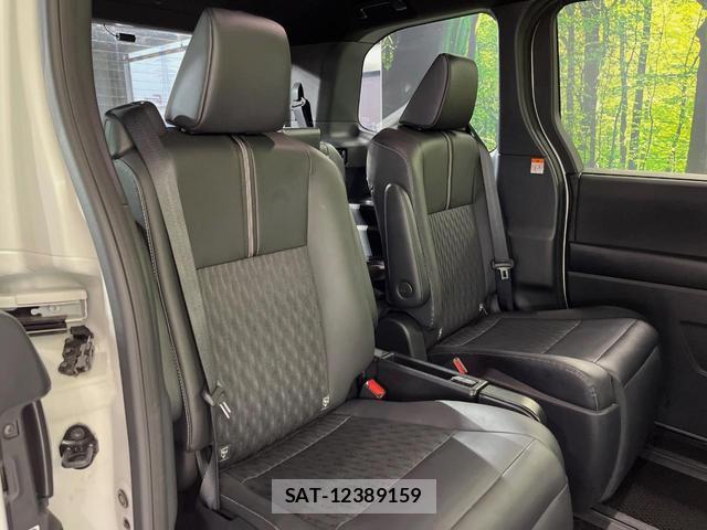Toyota NOAH 2025-01 8053697-10
