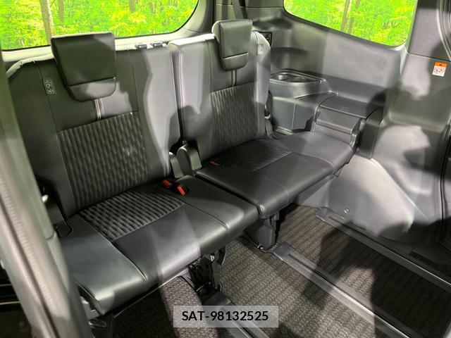 Toyota NOAH 2023-12 8053777-10