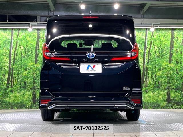 Toyota NOAH 2023-12 8053777-16