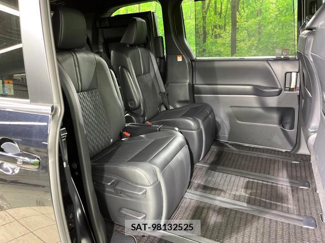 Toyota NOAH 2023-12 8053777-9