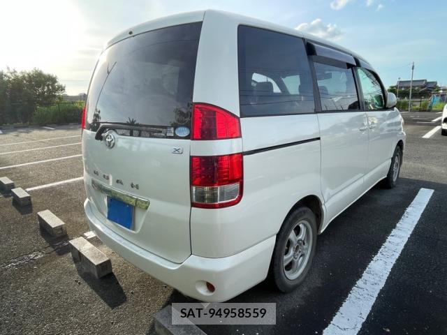 Toyota NOAH 2005-09 8053863-13