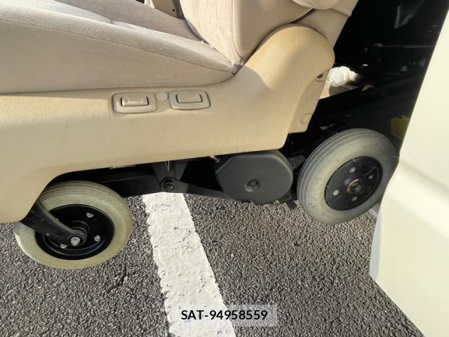 Toyota NOAH 2005-09 8053863-4