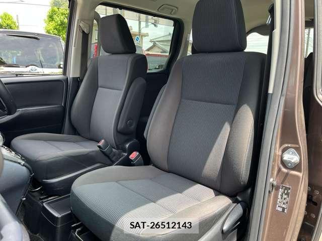 Toyota NOAH 2014-07 8054066-10