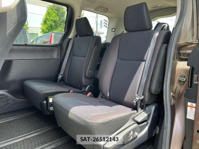 Toyota NOAH 2014-07 8054066-12