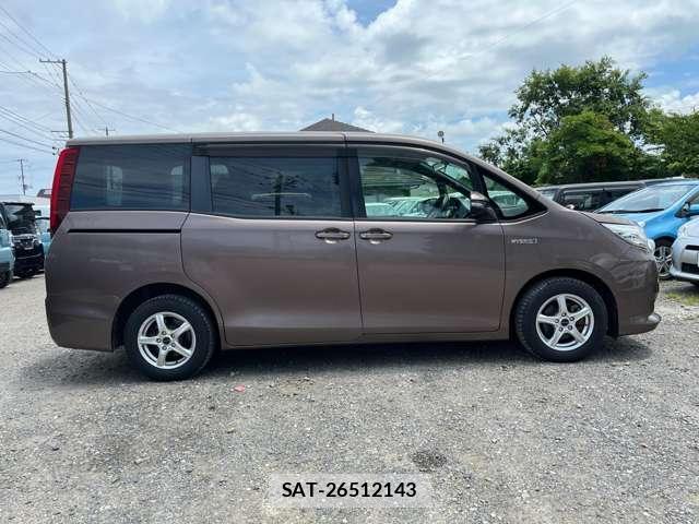 Toyota NOAH 2014-07 8054066-16