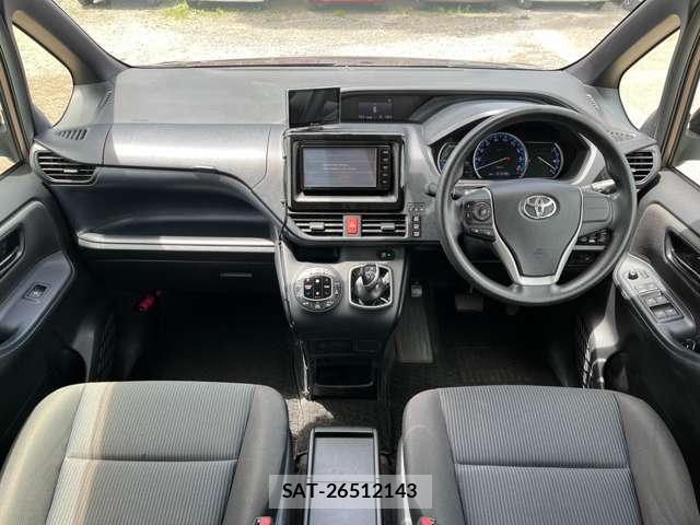 Toyota NOAH 2014-07 8054066-2