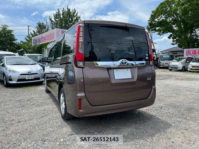 Toyota NOAH 2014-07 8054066-8