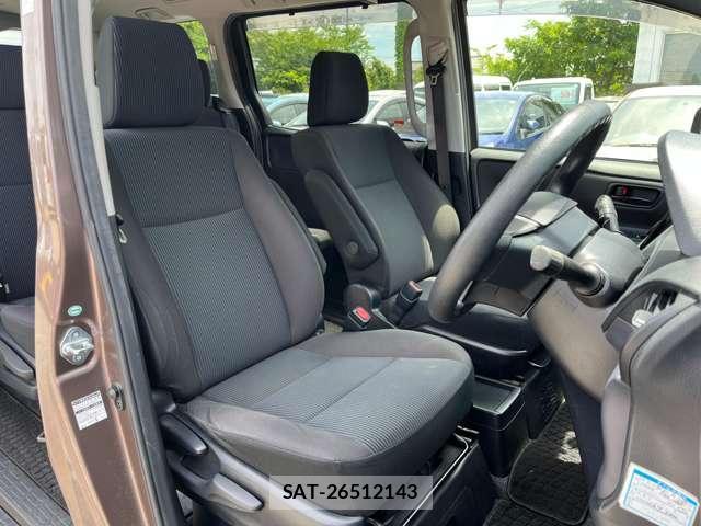 Toyota NOAH 2014-07 8054066-9
