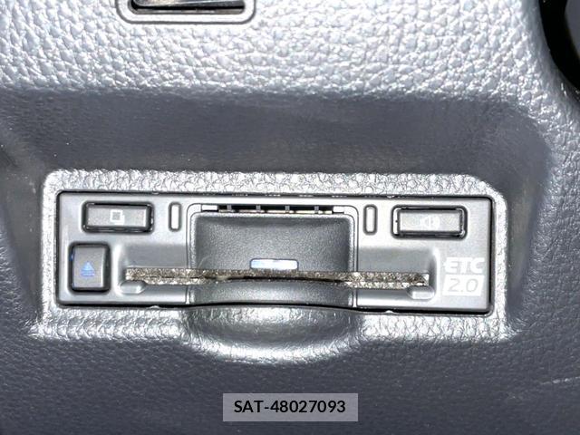 Toyota NOAH 2022-09 8054173-11