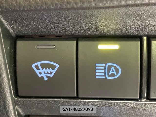 Toyota NOAH 2022-09 8054173-15