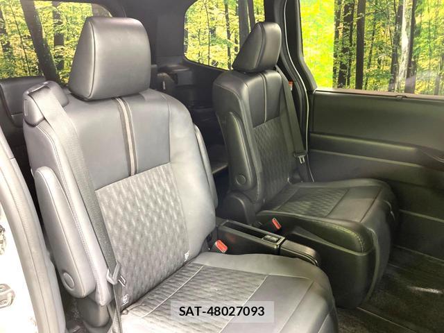Toyota NOAH 2022-09 8054173-18