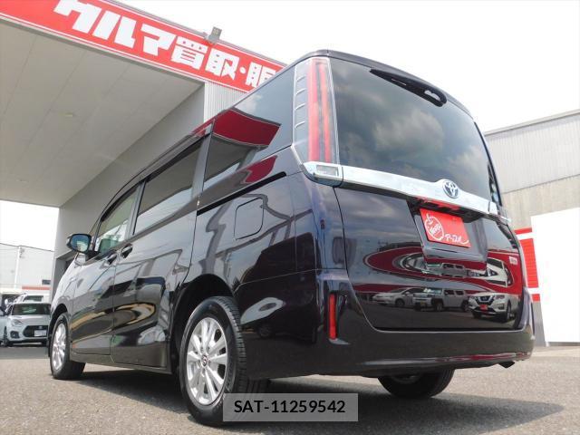 Toyota NOAH 2017-07 8054387-14
