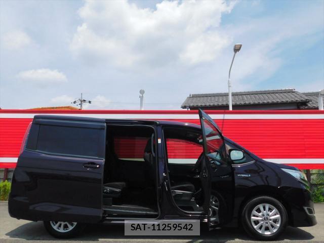 Toyota NOAH 2017-07 8054387-3